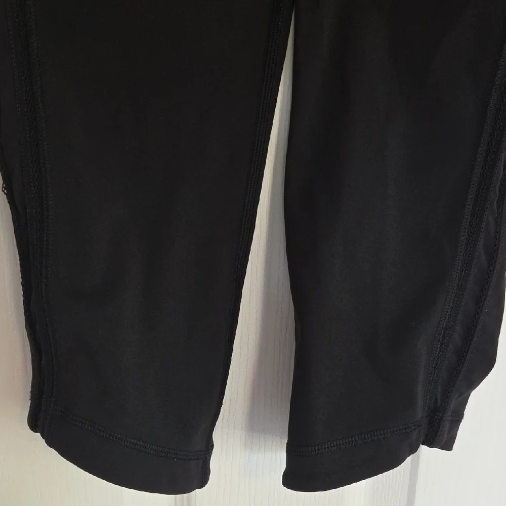 Lululemon Black Cropped Leggings
